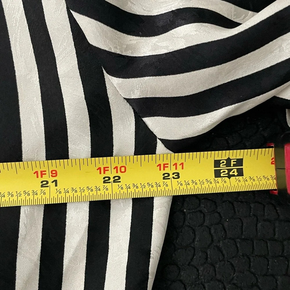 Vintage white and black striped floral 100% silk jacket/cardigan size 10 - Picture 12 of 12